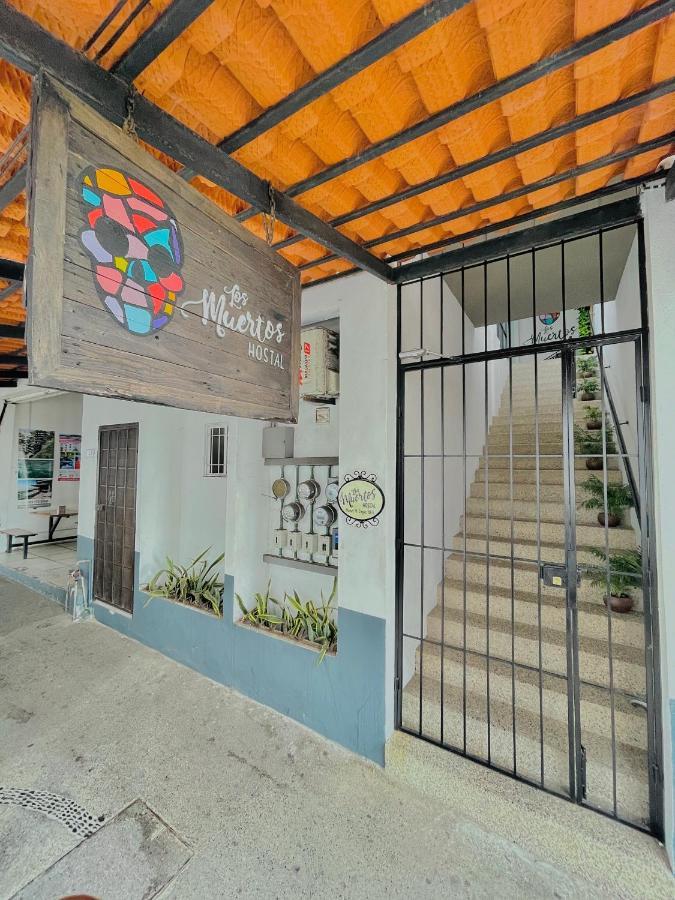 Los Muertos Hostal プエルトバラータ エクステリア 写真