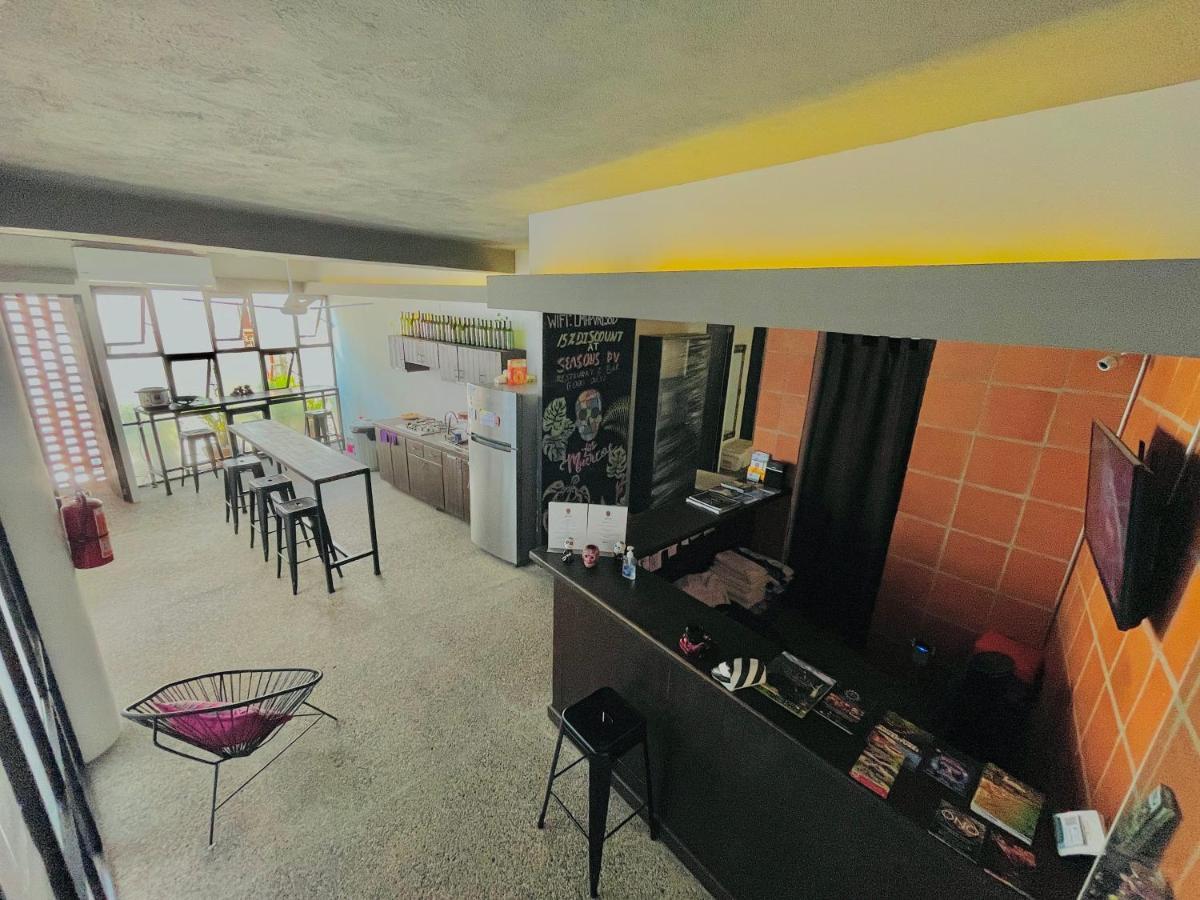 Los Muertos Hostal プエルトバラータ エクステリア 写真